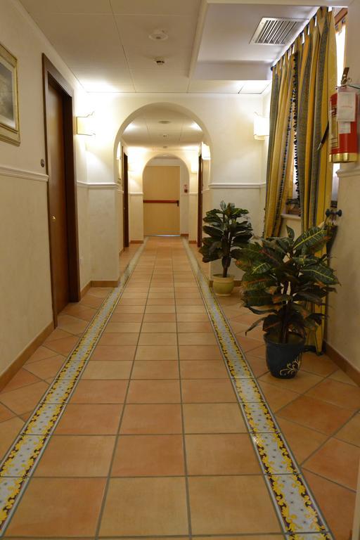 Villa Rosa Di Martinsicuro Villa Luigi Hotel & Restaurant Nuova Gestione מראה חיצוני תמונה