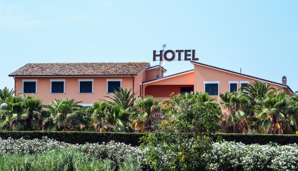 Villa Rosa Di Martinsicuro Villa Luigi Hotel & Restaurant Nuova Gestione מראה חיצוני תמונה
