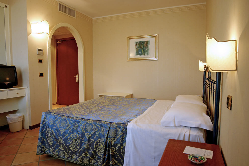 Villa Rosa Di Martinsicuro Villa Luigi Hotel & Restaurant Nuova Gestione מראה חיצוני תמונה