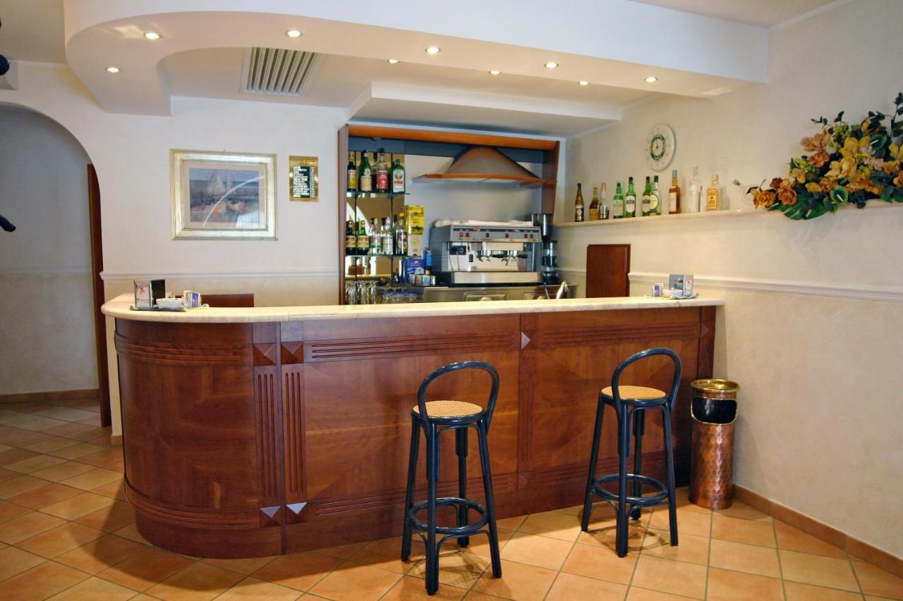 Villa Rosa Di Martinsicuro Villa Luigi Hotel & Restaurant Nuova Gestione מראה חיצוני תמונה